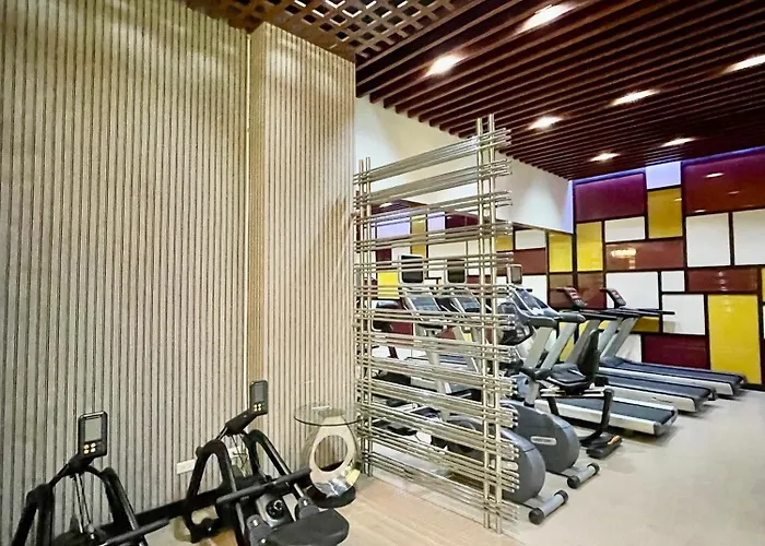 1br Venice Grand Canal Bgc Luxe Apartahotel Manila